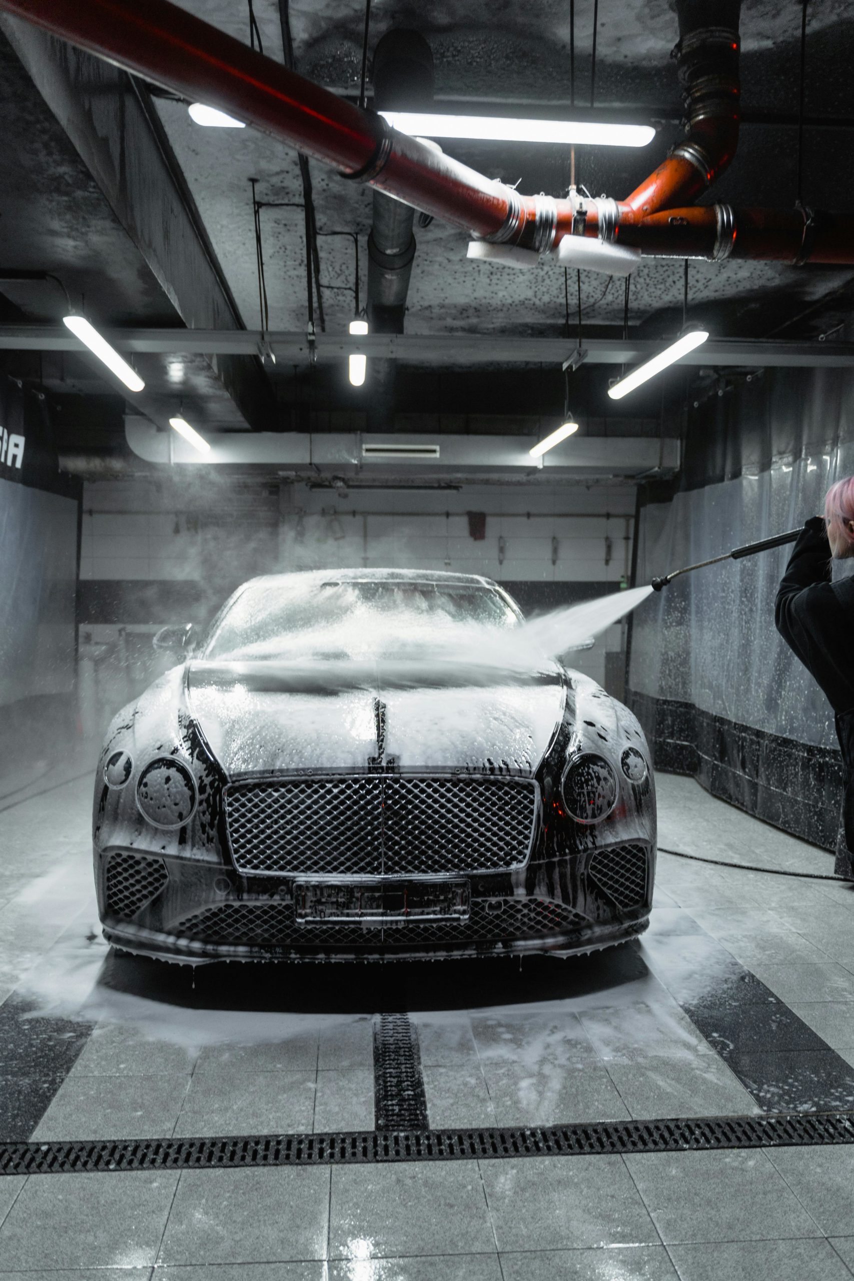 service-worker- mobile car wash services near me